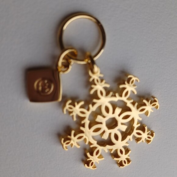 NEW - CHANEL Snowflake Charm with CC Logo charm - Picture 4 of 7